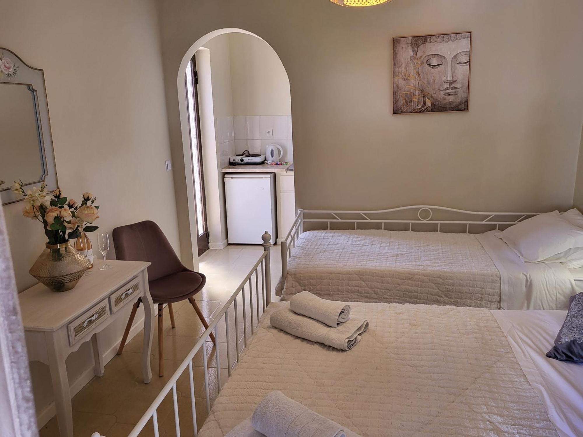 Margarita Rooms Kalamákion Екстериор снимка